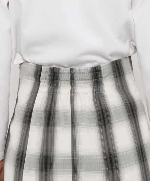 LOWRYS FARM（ローリーズファーム）の「ＳＴＹＬＥＵＰチェックマーメイドスカート　266216（スカート・レディース・ホワイト系その他/ブラック系その他/ブルー系その他/イエロー系その他・SMALL/MEDIUM/LARGE）」の14枚目の写真