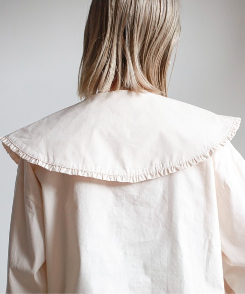 feepur(フェピュール)の「ビッグカラーラウンドカフスブラウス(シャツ/ブラウス・レディース・ブラック/オフホワイト/アイボリー・MEDIUM)」の5枚目の写真