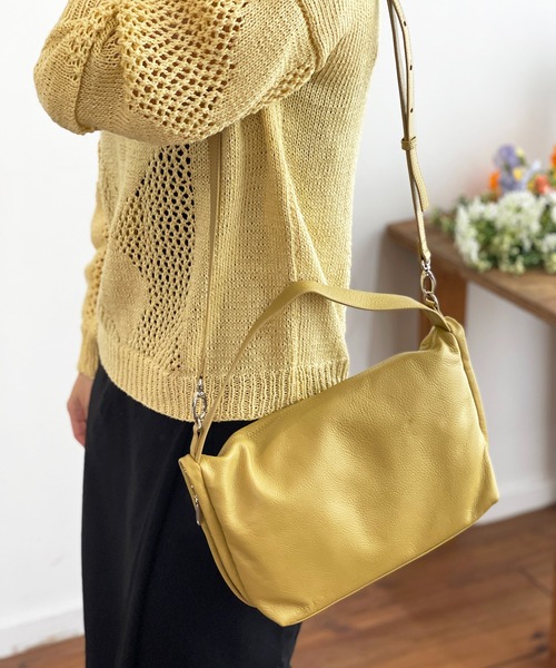 Beau're（ヴュレ）の「BEAURE ヴュレ カウレザー ワンハンドル 2WAY ショルダーバッグ（ショルダーバッグ・レディース・イエロー/ブラック/ベージュ/ブルー系その他/グリーン・FREE）」の5枚目の写真