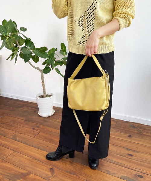 Beau're（ヴュレ）の「BEAURE ヴュレ カウレザー ワンハンドル 2WAY ショルダーバッグ（ショルダーバッグ・レディース・イエロー/ブラック/ベージュ/ブルー系その他/グリーン・FREE）」の13枚目の写真