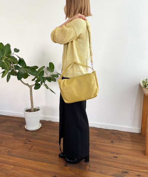 Beau're（ヴュレ）の「BEAURE ヴュレ カウレザー ワンハンドル 2WAY ショルダーバッグ（ショルダーバッグ・レディース・イエロー/ブラック/ベージュ/ブルー系その他/グリーン・FREE）」の16枚目の写真