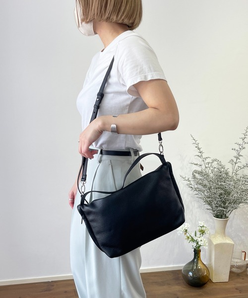 Beau're（ヴュレ）の「BEAURE ヴュレ カウレザー ワンハンドル 2WAY ショルダーバッグ（ショルダーバッグ・レディース・イエロー/ブラック/ベージュ/ブルー系その他/グリーン・FREE）」の17枚目の写真