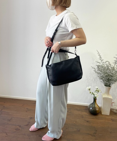 Beau're（ヴュレ）の「BEAURE ヴュレ カウレザー ワンハンドル 2WAY ショルダーバッグ（ショルダーバッグ・レディース・イエロー/ブラック/ベージュ/ブルー系その他/グリーン・FREE）」の18枚目の写真