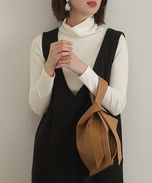 ElegChic(エレグシック)の「コットンハイネックカットソー 長袖(Tシャツ/カットソー・レディース・チャコールグレー/ブラック/オフホワイト/グレイッシュベージュ・M/XL/4L/L/3L)」の21枚目の写真