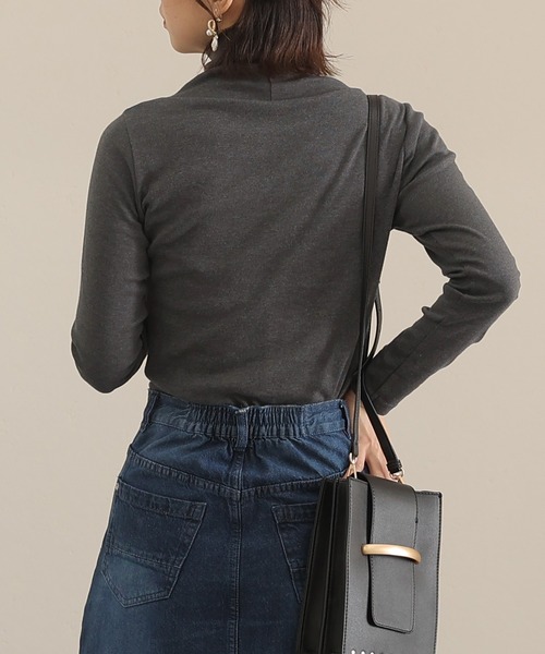 ElegChic(エレグシック)の「コットンハイネックカットソー 長袖(Tシャツ/カットソー・レディース・チャコールグレー/ブラック/オフホワイト/グレイッシュベージュ・M/XL/4L/L/3L)」の8枚目の写真