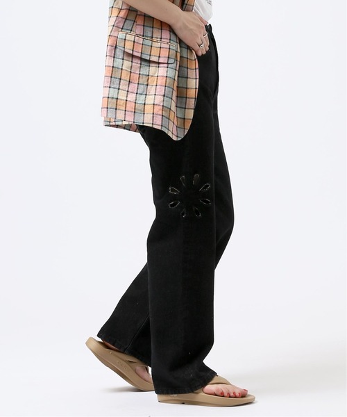 JOINT WORKS（ジョイントワークス）の「J-FLOWER DENIM PANTS（デニムパンツ・レディース・ホワイト/ブラック/ブルー系その他・SMALL/MEDIUM）」の4枚目の写真