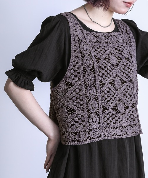 somari imagination（ソマリ イマジネーション）の「『クロシェレースベスト×ブラウスセット』（シャツ/ブラウス・レディース・ブラック/オフホワイト・2/1）」の8枚目の写真