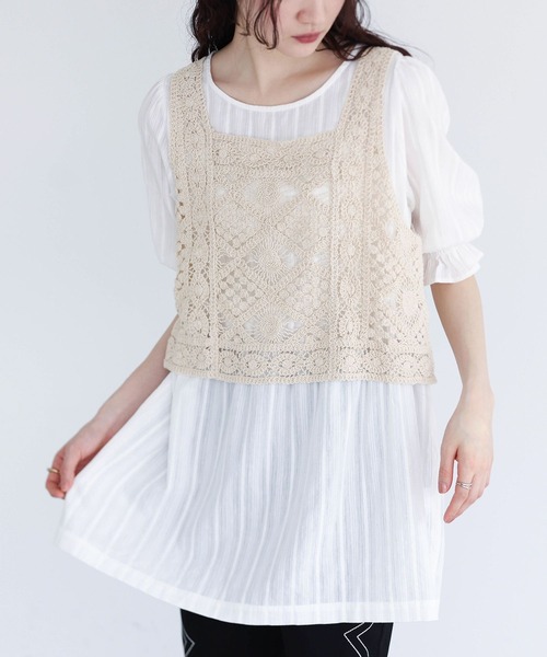 somari imagination（ソマリ イマジネーション）の「クロシェレースベスト×ブラウスセット（シャツ/ブラウス・レディース・ブラック/オフホワイト・2/1）」の13枚目の写真