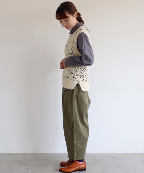 chambre de charme（シャンブルドゥシャーム）の「cdc ネパールハンドニット ”キンカン柄”ベスト（ベスト・レディース・オフホワイト/グレイッシュベージュ・FREE）」の20枚目の写真