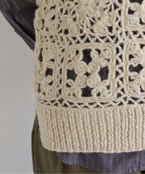chambre de charme（シャンブルドゥシャーム）の「cdc ネパールハンドニット ”キンカン柄”ベスト（ベスト・レディース・オフホワイト/グレイッシュベージュ・FREE）」の15枚目の写真