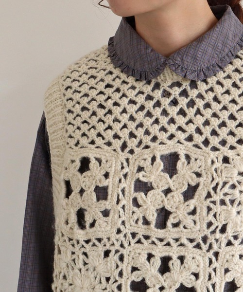 chambre de charme（シャンブルドゥシャーム）の「cdc ネパールハンドニット ”キンカン柄”ベスト（ベスト・レディース・オフホワイト/グレイッシュベージュ・FREE）」の17枚目の写真