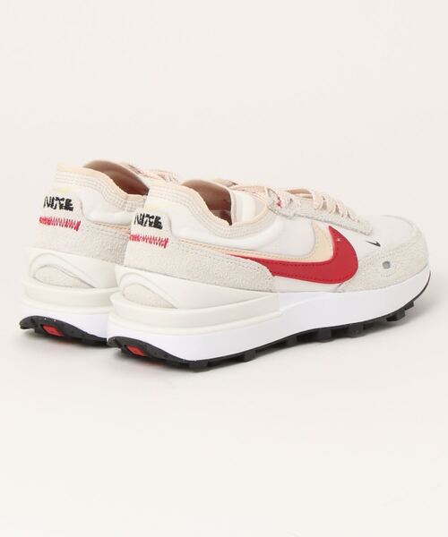 NIKE(ナイキ)の「【NIKE】W NIKE WAFFLE ONE SE(スニーカー・レディース・ホワイト・23.5cm/24cm/23cm/24.5cm/22.5cm/25cm)」の5枚目の写真