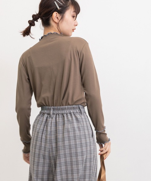 POU DOU DOU（プードゥドゥ）の「トタンテレコメロートップス（Tシャツ/カットソー・レディース・ブラック/グリーン/アイボリー/モカ・3）」の22枚目の写真