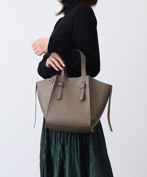 COOCO(クーコ)の「フェイクレザー差し込みハンドル2WAYトートバッグ(トートバッグ・レディース・ブラック/シルバー/グリーン/グレー系その他/レオパード/テラコッタ/アイボリー/ピンク/サックスブルー・9)」の4枚目の写真