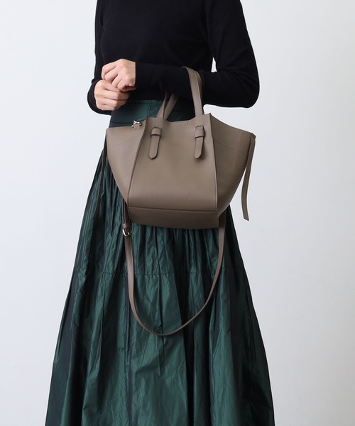 COOCO(クーコ)の「フェイクレザー差し込みハンドル2WAYトートバッグ(トートバッグ・レディース・ブラック/シルバー/グリーン/グレー系その他/レオパード/テラコッタ/アイボリー/ピンク/サックスブルー・9)」の10枚目の写真