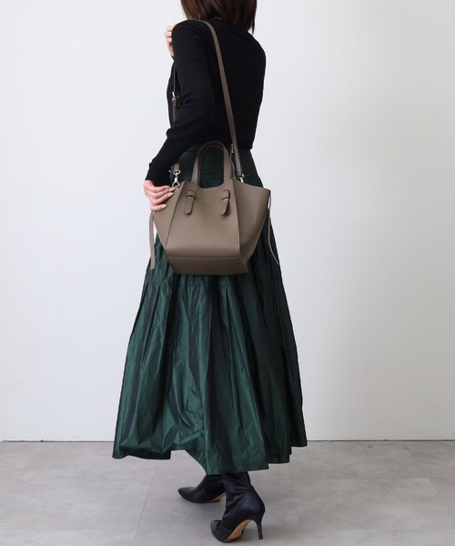 COOCO(クーコ)の「フェイクレザー差し込みハンドル2WAYトートバッグ(トートバッグ・レディース・ブラック/シルバー/グリーン/グレー系その他/レオパード/テラコッタ/アイボリー/ピンク/サックスブルー・9)」の11枚目の写真