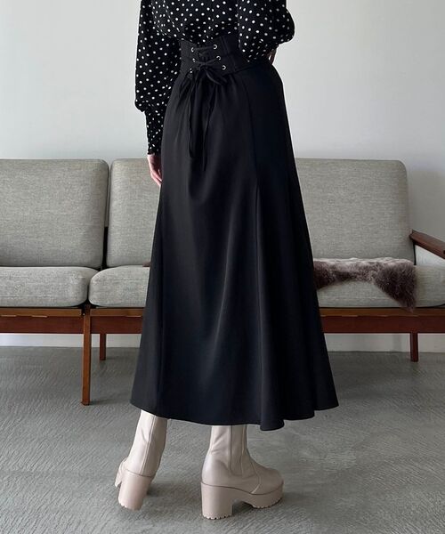 MAJESTIC LEGON(マジェスティックレゴン)の「クラシカルレースアップフレアスカート(スカート・レディース・ブラック系その他/ピンク/グレー/ブラック・SMALL/MEDIUM)」の2枚目の写真