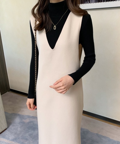 ABITOKYO(アビトーキョー)の「メルトンサイドスリットVネックジャンパースカート(ジャンパースカート・レディース・カーキ/ブラウン/アイボリー/ベージュ/ブラック・FREE)」の2枚目の写真