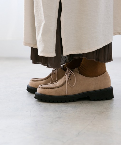mooimooi(モーイモーイ)の「チロリアンシューズ(モカシン/デッキシューズ・レディース・ブラック/ベージュ/ナチュラル・LL/3L/S/M/L/XS)」の1枚目の写真