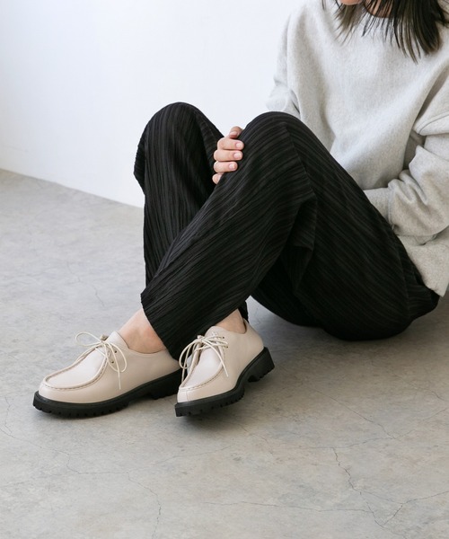 mooimooi(モーイモーイ)の「チロリアンシューズ(モカシン/デッキシューズ・レディース・ブラック/ベージュ/ナチュラル・LL/3L/S/M/L/XS)」の6枚目の写真