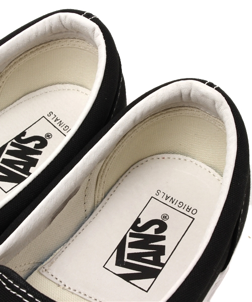 VANS(バンズ)の「VANS vault slip-on(スニーカー・メンズ・ホワイト/ブラック・8/9.5/9/8.5)」の5枚目の写真