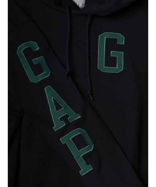 GAP(ギャップ)の「ヴィンテージ ソフト GAP スリーブロゴ パーカー(ユニセックス)(パーカー・メンズ・ブラック/イエロー・XS/S/L/M/XL)」の5枚目の写真