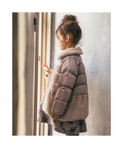 BeBe（ベベ）の「BeBe/シャイニータフタファー切替中綿コート(90~150cm)（その他アウター・キッズ・ベージュ・100/90/150/110/130/120/140）」の5枚目の写真