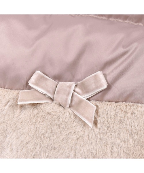 BeBe（ベベ）の「BeBe/シャイニータフタファー切替中綿コート(90~150cm)（その他アウター・キッズ・ベージュ・100/90/150/110/130/120/140）」の8枚目の写真