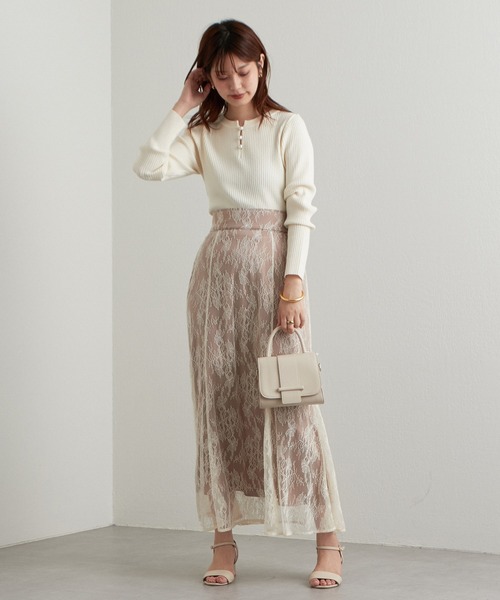 natural couture(ナチュラルクチュール)の「再販売/パール付き2WAYリブニット(ニット/セーター・レディース・チャコールグレー/オフホワイト/その他1・FREE)」の6枚目の写真