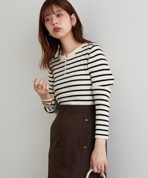 natural couture(ナチュラルクチュール)の「再販売/パール付き2WAYリブニット(ニット/セーター・レディース・チャコールグレー/オフホワイト/その他1・FREE)」の14枚目の写真