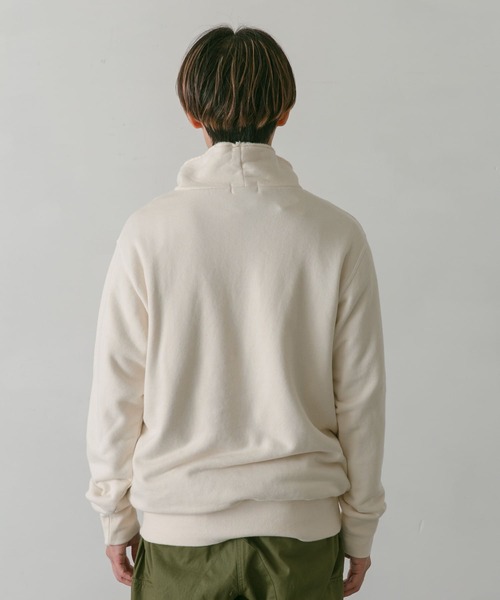 URBAN RESEARCH DOORS(アーバンリサーチドアーズ)の「melelana スタンドプルオーバー(スウェット・メンズ・ホワイト系その他/ネイビー・MEDIUM/LARGE)」の5枚目の写真