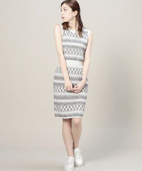 ROSE BUD（ローズバッド）の「LK-15156 C/N SLV-LESS TOP（ニット/セーター・レディース・グレー/アイボリー・ONE SIZE）」の13枚目の写真