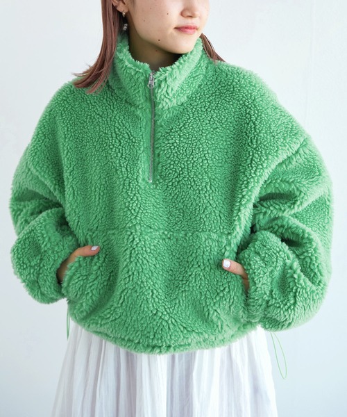 w closet（ダブルクローゼット）の「ショート丈ハーフジップボアジャケット（スウェット・レディース・オフホワイト/グリーン/オレンジ系・FREE）」の2枚目の写真