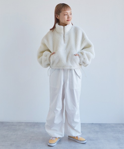 w closet（ダブルクローゼット）の「ショート丈ハーフジップボアジャケット（スウェット・レディース・オフホワイト/グリーン/オレンジ系・FREE）」の4枚目の写真