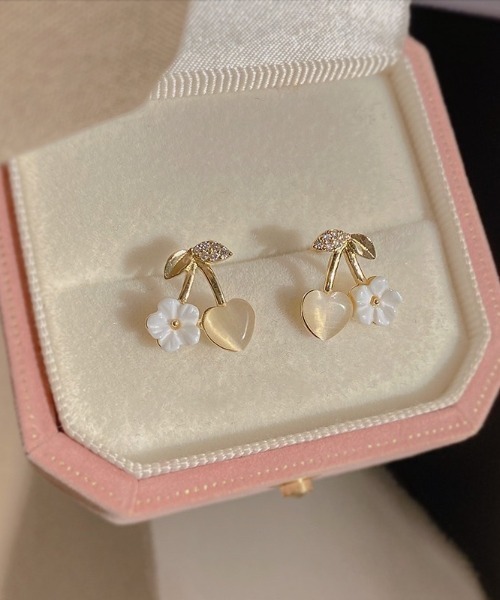 LAC-VERT(ラック・ヴェール)の「チェリー型デザインピアス(ピアス(両耳用)・レディース・ゴールド・FREE)」の1枚目の写真