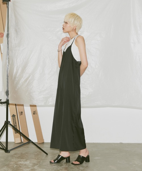 Happy John（ハッピージョン）の「matte satin salopette/マットサテンサロペット（サロペット/オーバーオール・レディース・ブルー/ブラック/カーキ・FREE）」の10枚目の写真