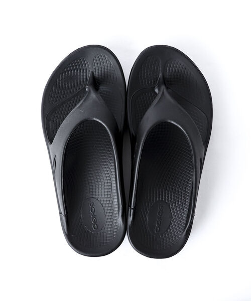 OOFOS（ウーフォス）の「【OOFOS/ウーフォス】OOriginal リカバリーサンダル（サンダル・メンズ・ブラック/グレー・6/7/8/9）」の7枚目の写真