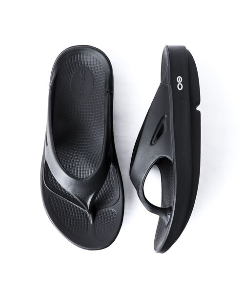 OOFOS（ウーフォス）の「【OOFOS/ウーフォス】OOriginal リカバリーサンダル（サンダル・メンズ・ブラック/グレー・6/7/8/9）」の11枚目の写真