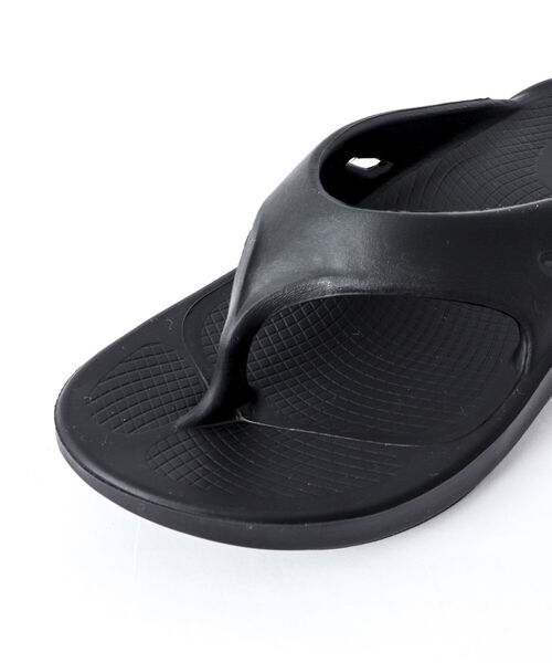 OOFOS（ウーフォス）の「【OOFOS/ウーフォス】OOriginal リカバリーサンダル（サンダル・メンズ・ブラック/グレー・6/7/8/9）」の21枚目の写真