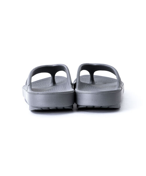 OOFOS（ウーフォス）の「【OOFOS/ウーフォス】OOriginal リカバリーサンダル（サンダル・メンズ・ブラック/グレー・6/7/8/9）」の13枚目の写真