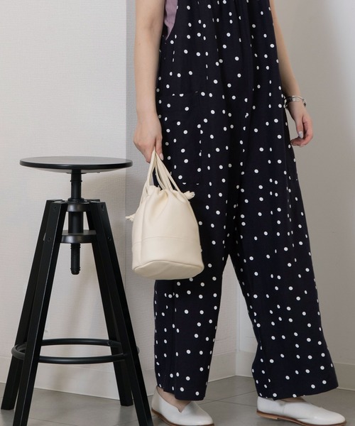 POU DOU DOU（プードゥドゥ）の「リネンレーヨンキャミソールサロペット（サロペット/オーバーオール・レディース・ブラック/カーキ/ネイビー・3）」の17枚目の写真