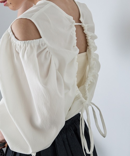 forksy.（フォルクシー）の「【forksy.】バックオープンショルダースリットパフスリーブブラウス（シャツ/ブラウス・レディース・ホワイト×ブラック/ホワイト・FREE）」の16枚目の写真