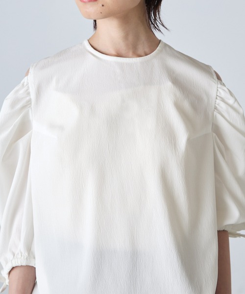 forksy.（フォルクシー）の「【forksy.】バックオープンショルダースリットパフスリーブブラウス（シャツ/ブラウス・レディース・ホワイト×ブラック/ホワイト・FREE）」の9枚目の写真