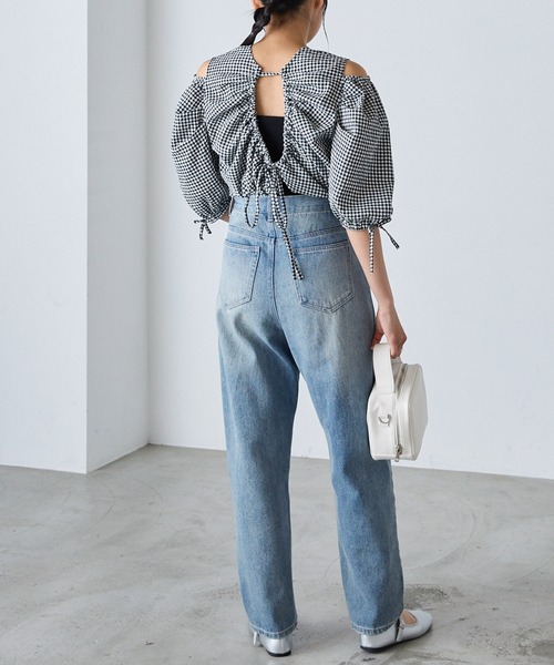 forksy.（フォルクシー）の「【forksy.】バックオープンショルダースリットパフスリーブブラウス（シャツ/ブラウス・レディース・ホワイト×ブラック/ホワイト・FREE）」の6枚目の写真