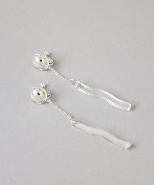 HARE(ハレ)の「waveクリアデザインイヤリング(HARE)(イヤリング・レディース・シルバー・FREE)」の4枚目の写真