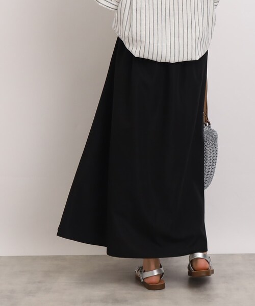 SHOO・LA・RUE（シューラルー）の「◆【きれいな裾の広がりで綺麗シルエット】ポプリンタックスカート（スカート・レディース・オリーブ/ブラック/ベージュ・00）」の4枚目の写真