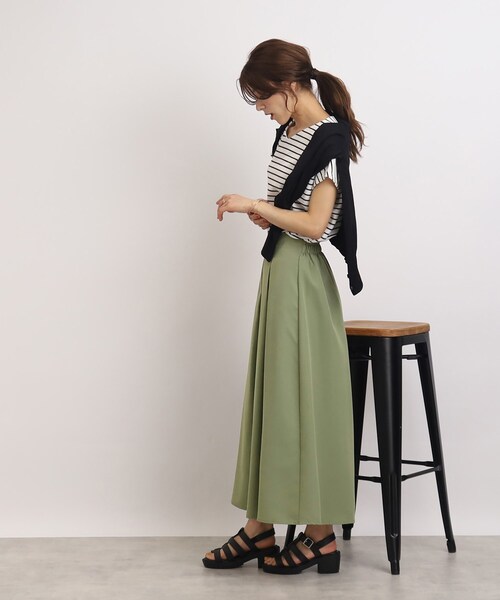 SHOO・LA・RUE（シューラルー）の「◆【きれいな裾の広がりで綺麗シルエット】ポプリンタックスカート（スカート・レディース・オリーブ/ブラック/ベージュ・00）」の17枚目の写真
