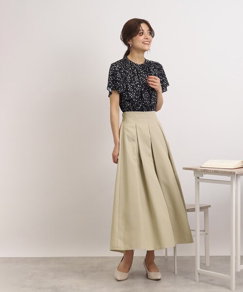 SHOO・LA・RUE（シューラルー）の「◆【きれいな裾の広がりで綺麗シルエット】ポプリンタックスカート（スカート・レディース・オリーブ/ブラック/ベージュ・00）」の8枚目の写真