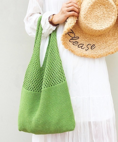 DIAVEL（ディアベル）の「透かし編みワンショルダーバッグ（ショルダーバッグ・レディース・ブラック/ベージュ/ブラウン/グリーン/パープル系1/ダークブラウン/サックスブルー/イエロー・F）」の5枚目の写真