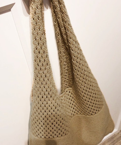 DIAVEL（ディアベル）の「透かし編みワンショルダーバッグ（ショルダーバッグ・レディース・ブラック/ベージュ/ブラウン/グリーン/パープル系1/ダークブラウン/サックスブルー/イエロー・F）」の19枚目の写真